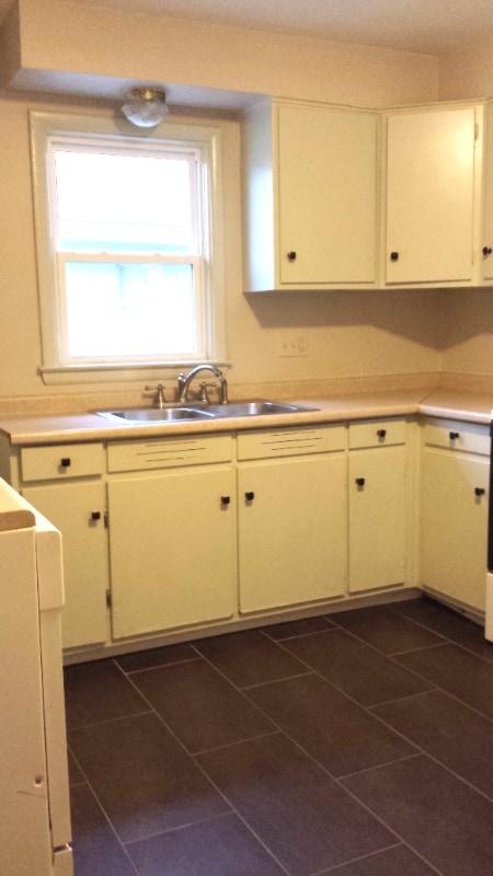 Building Photo - 4919 Fuller Dr