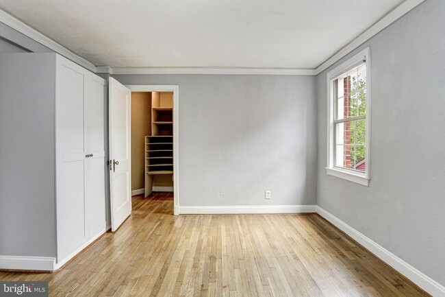 Building Photo - 1439 Euclid St NW