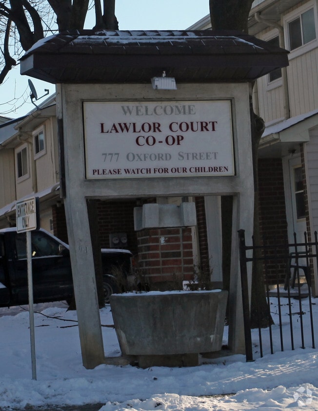 Building Photo - Lawlor Court Co-Operative Inc