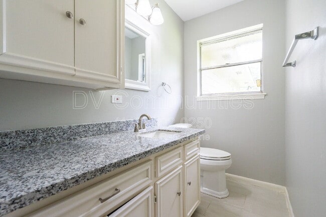 Foto del edificio - 9196 White Oak Dr