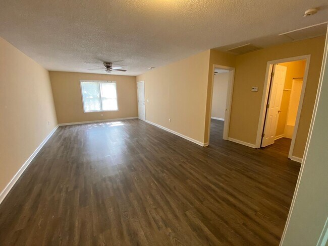 Foto del edificio - 1205 Beaver Creek Dr