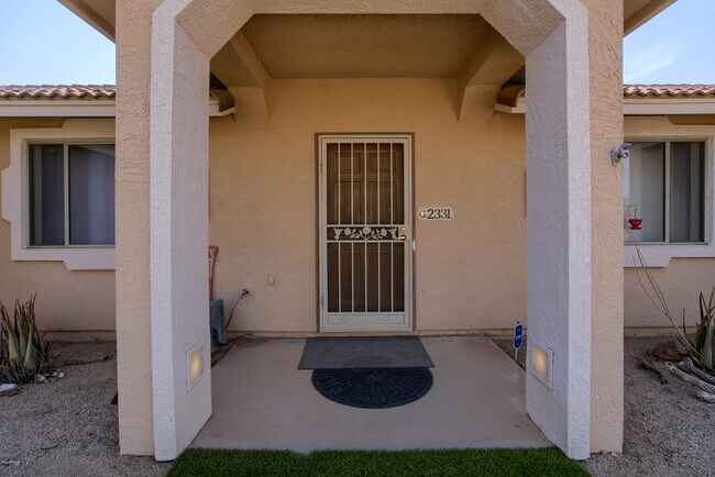 Building Photo - 2331 W Irvine Rd