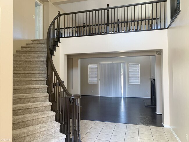 Building Photo - 6 br, 5 bath House - 505 Sparrow Lane