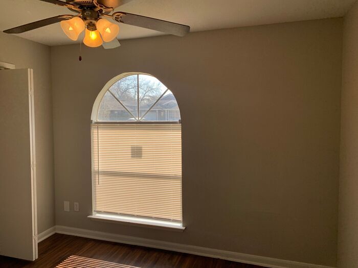 NOW AVAILABLE! 5554 Ambern Drive, Houston,... photo'