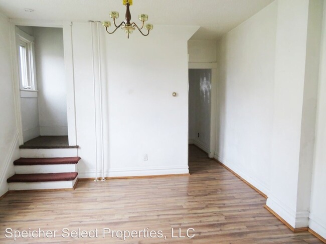 Building Photo - 399 1/2-375-372 Beatrice Ave