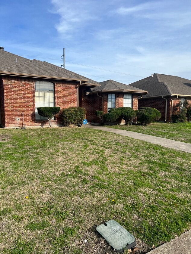 13308 Fall Manor Dr, Dallas, TX 75243 House Rental in Dallas, TX