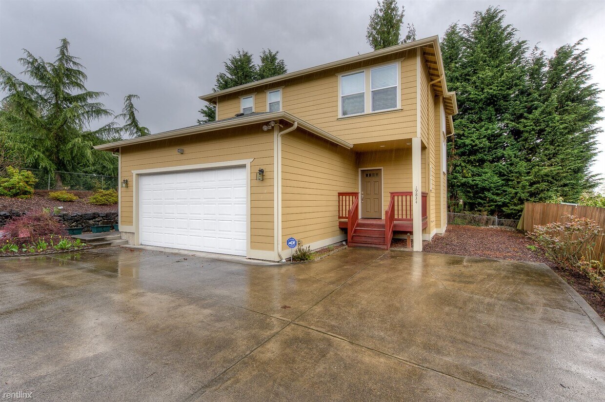 Foto principal - 4 br, 2.5 bath House - 19834 140th Avenue ...