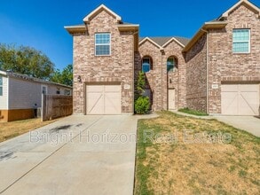 Building Photo - 449 Woodgrove Dr