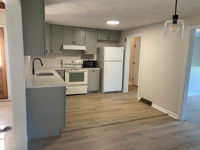 Building Photo - 20 Dundee Dr