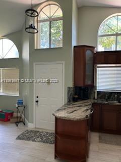 Foto del edificio - 7340 Pinewalk Dr S