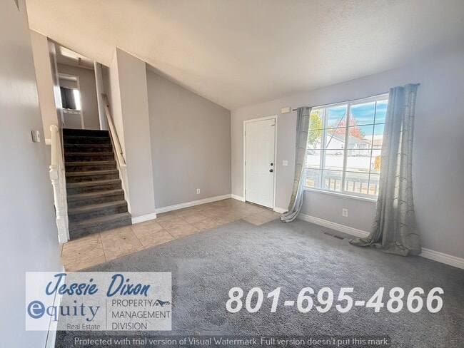 Building Photo - 891 W 60 N
