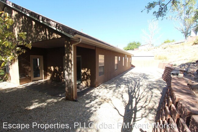Building Photo - 3 br, 2 bath House - 270 N. 560 W.