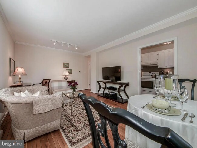 Foto del edificio - 2310 Ashmead Pl NW