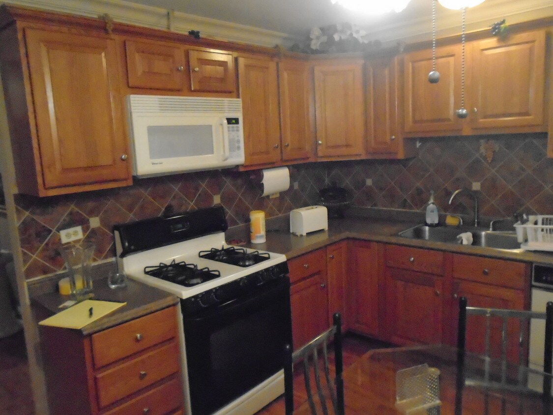 Primary Photo - 1301 S Finley Rd