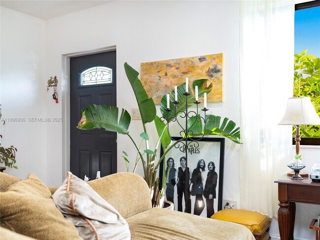 Foto del edificio - 337 NW 47th St