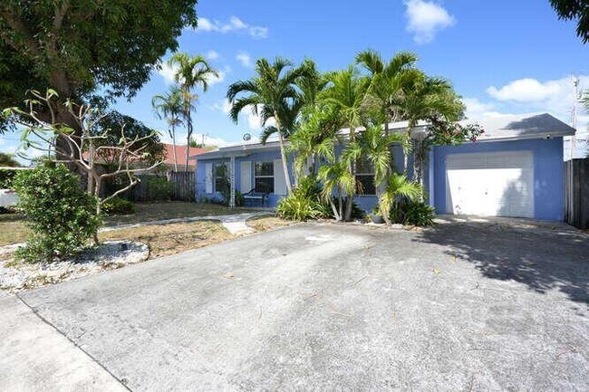 Foto del edificio - 1817 N M St