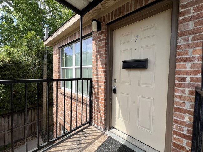 Building Photo - 4719 Clay St