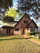 Building Photo - 3800 September Dr