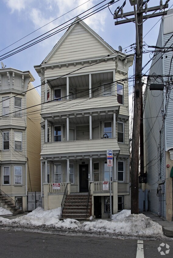Primary Photo - 442 Bergen Ave