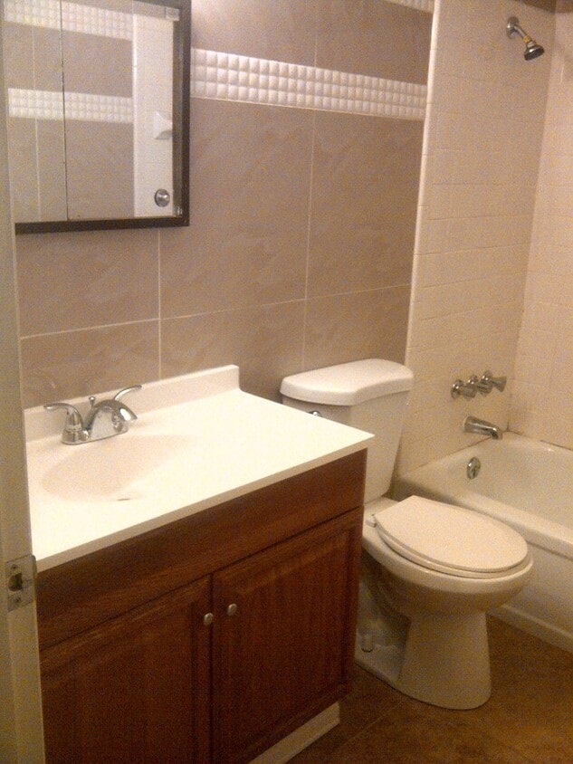 Newly Remodeled 2BD/1BA - Newly Remodeled 2BD/1BA