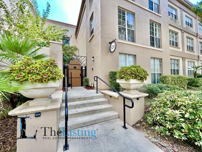 Building Photo - 520 S Armenia Ave