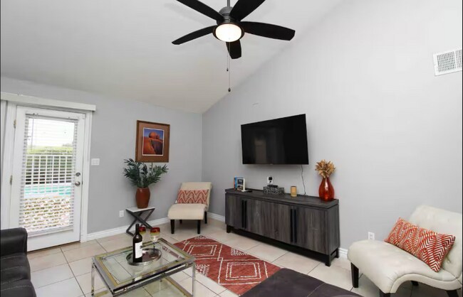 Foto del edificio - 6309 E Ludlow Dr