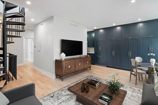 Foto del edificio - 102 E Brookline St