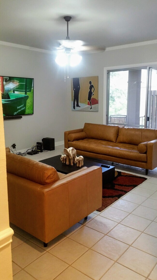Living room (furnished) - 7709 Broadway