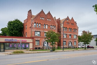 Building Photo - 512 Lake Ave