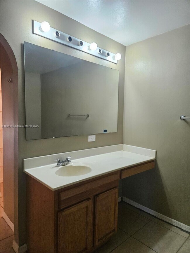 Foto del edificio - 8726 105th Ave