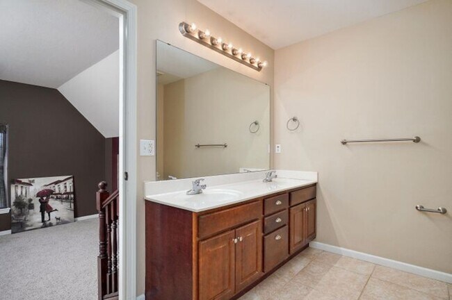 Foto del edificio - 1403 W Maplewood St