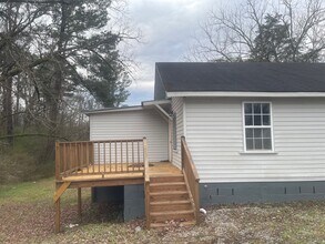 Building Photo - 809 Airport Rd S