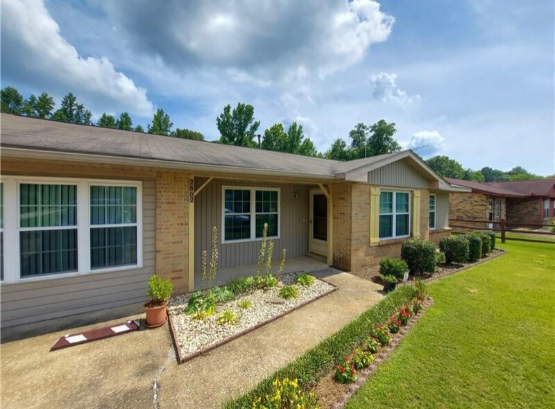 Photo - 2802 Auburn St (Tuskegee, AL)