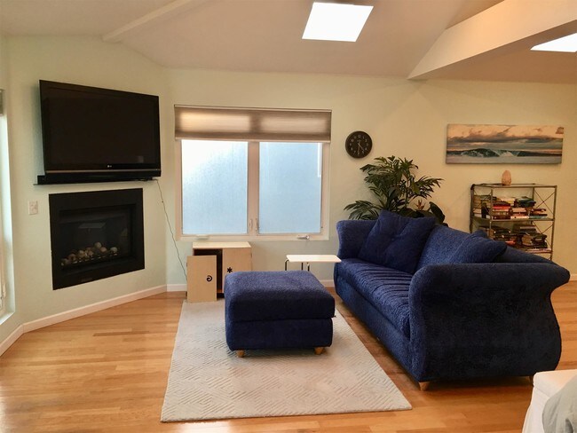 Building Photo - 5357 Surfrider Way