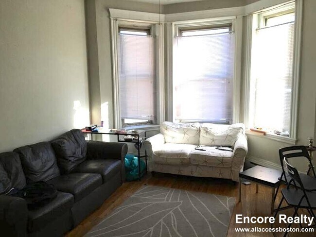 Foto del edificio - 881 Huntington Ave