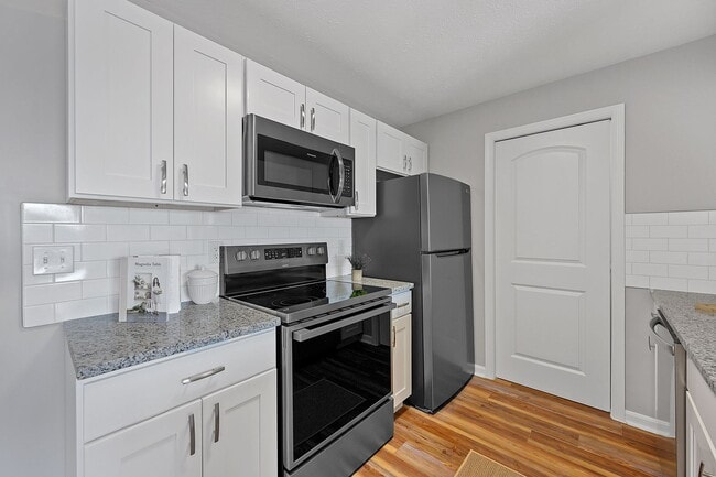 Interior Photo - Bridgewater Crossing