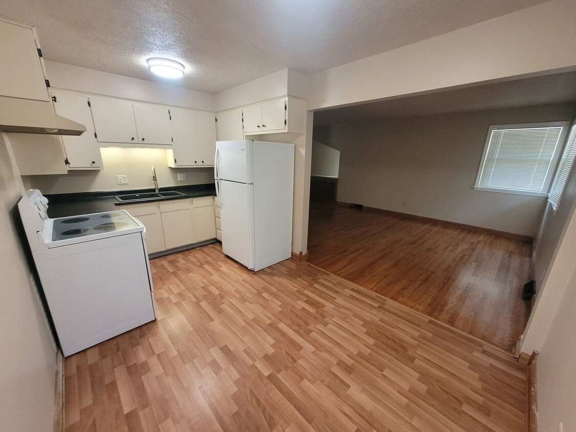 Primary Photo - 1241-1243 72nd Street