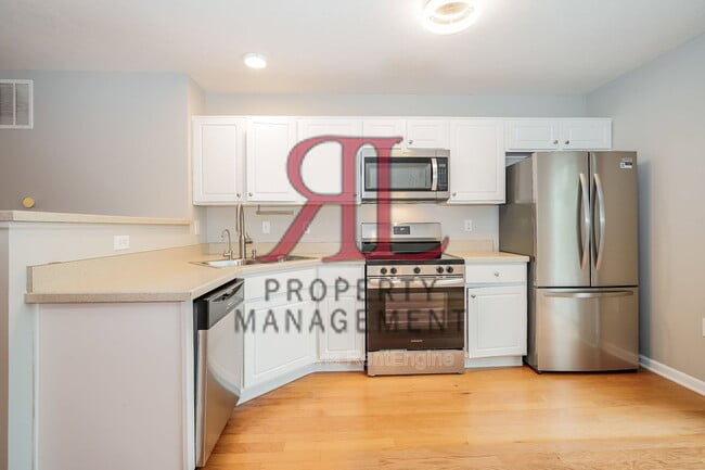 Building Photo - 5807 Bridgehampton Dr