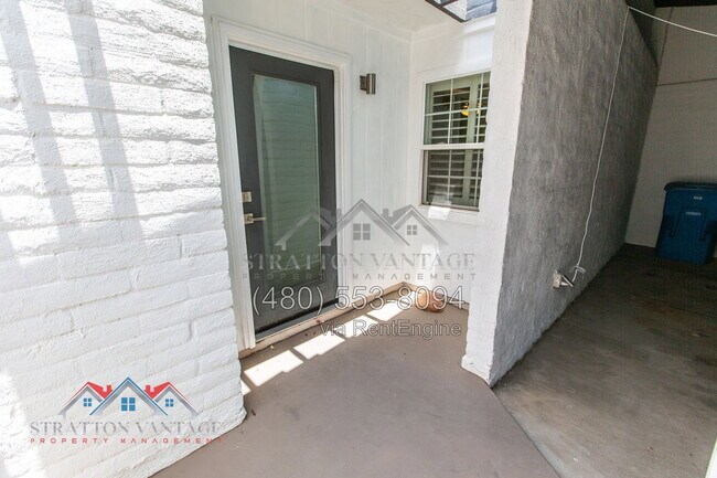 Foto del edificio - 2638 E Roma Ave