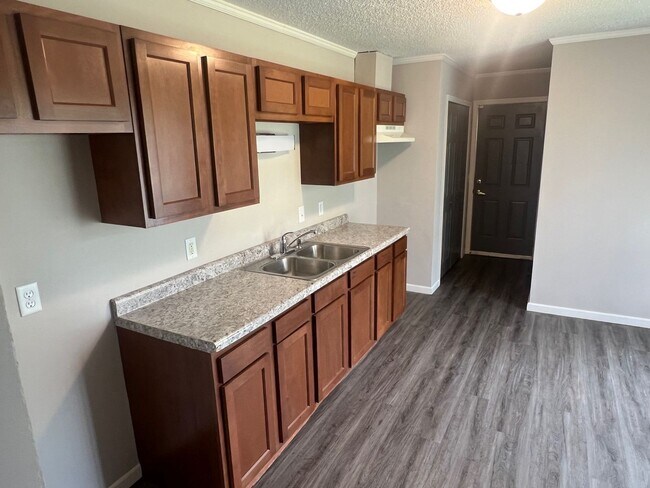 Foto del edificio - Updated 3 bed 1 bath home - Available Now