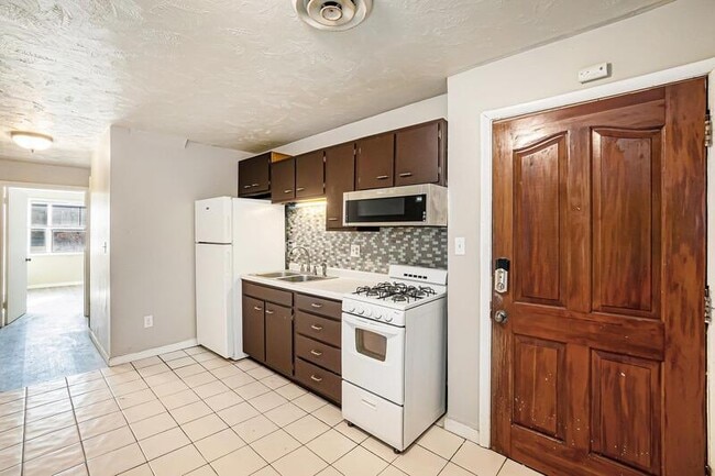 Building Photo - 3512 Dodge St