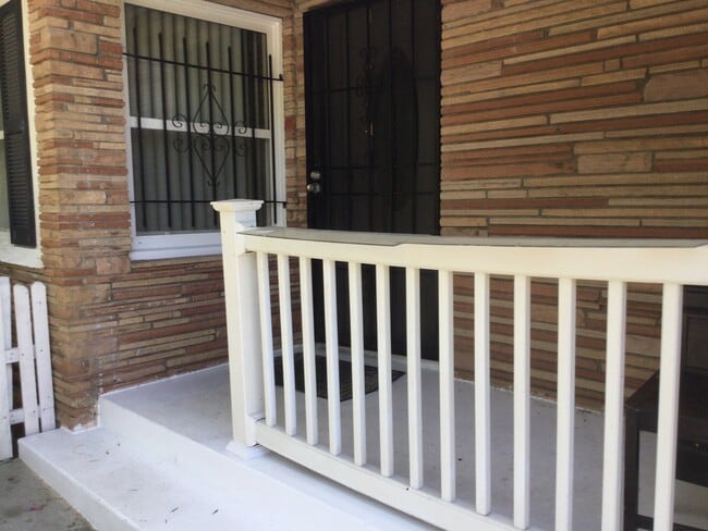 Building Photo - 20957 Community St