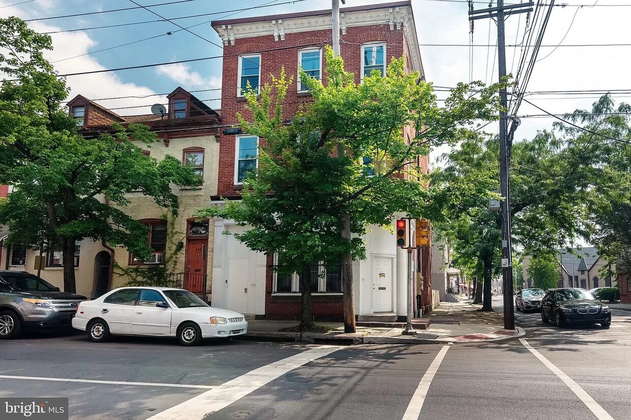 Building Photo - 401 Schuylkill Ave