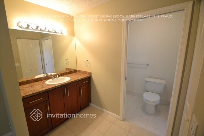 Foto del edificio - 1776 Shower Tree Way