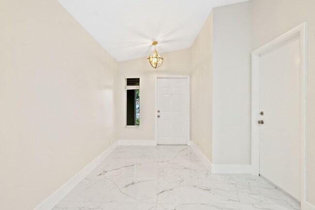 Foto del edificio - 4498 Dogwood Cir