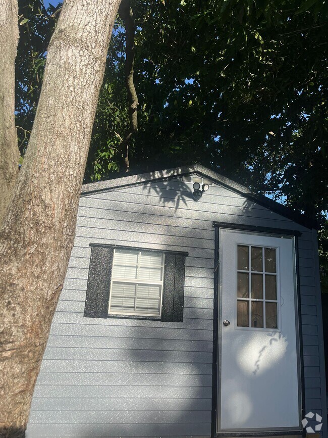 Building Photo - 1460 NW 41st St