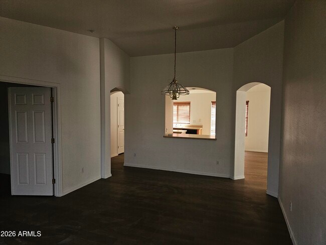Foto del edificio - 10809 W Edgemont Ave