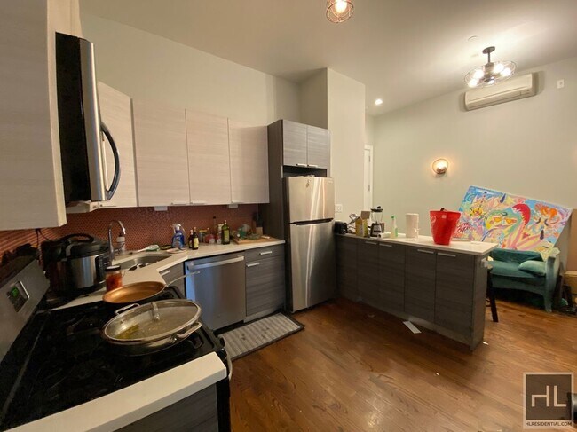 Building Photo - 462 Central Ave Unit 3B
