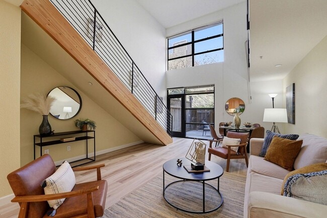 Building Photo - Ryland Mews #111