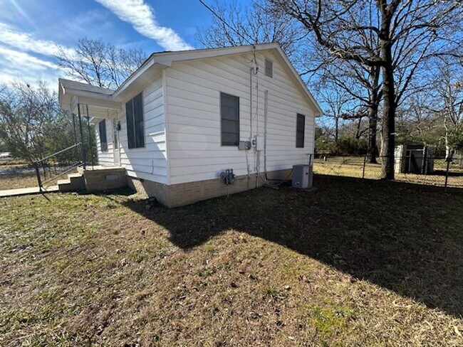 Foto del edificio - Call Tonia Rollins (501)626-9917 for more information